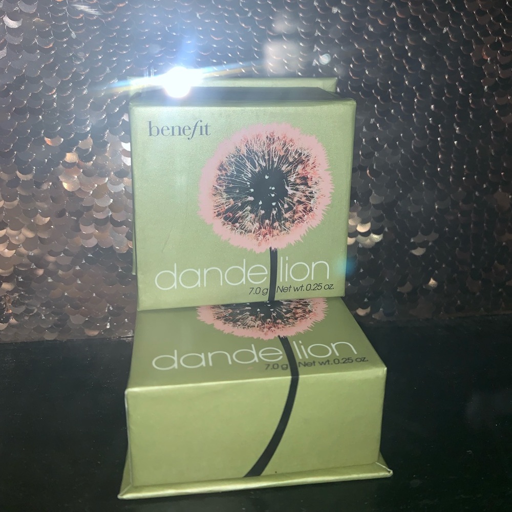 Benefit brightening finishing powder